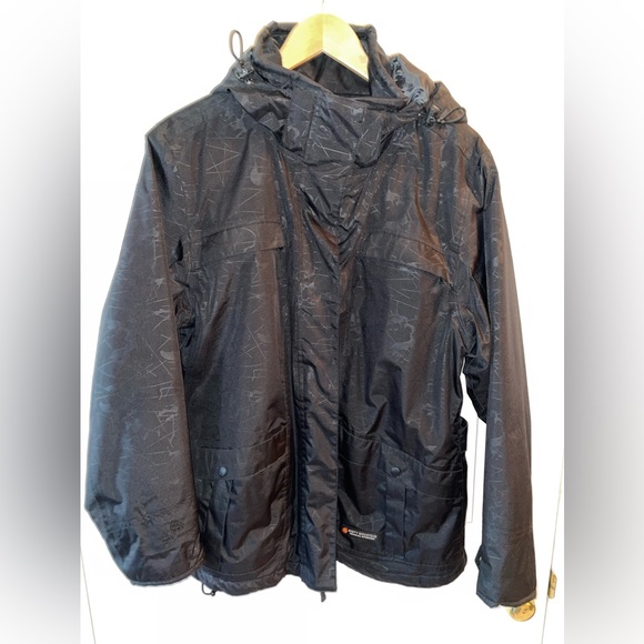 Woman’s ski jacket - Picture 2 of 3